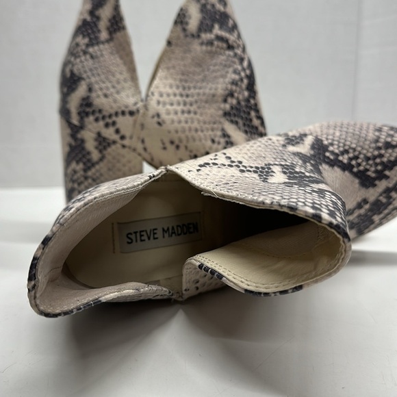 Steve Madden Rookie Bootie High Heeled Ankle Boots Natural Vegan Snake Print 9 - Picture 8 of 12